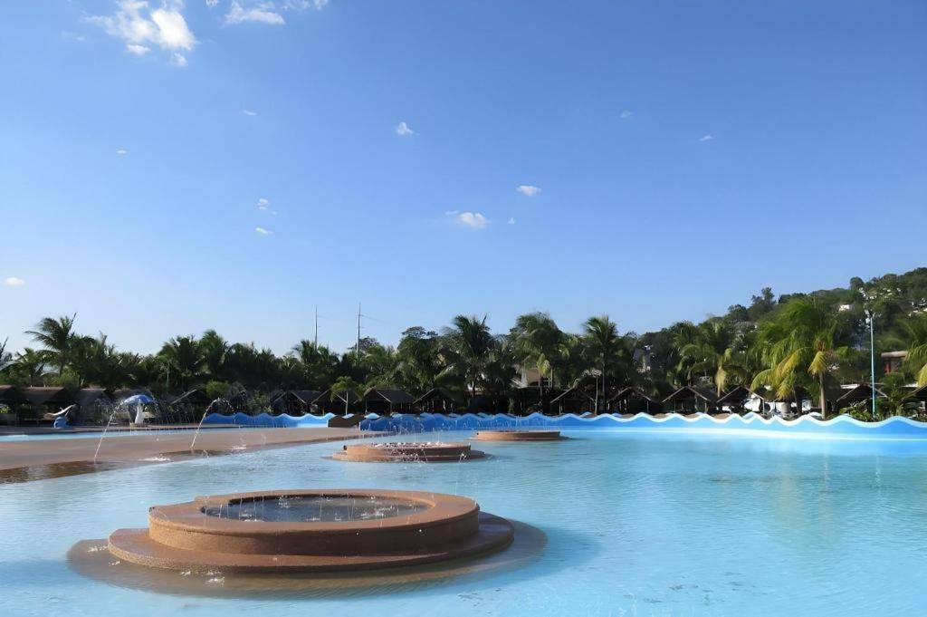 אולונגפו Moonbay Marina The Villas מראה חיצוני תמונה